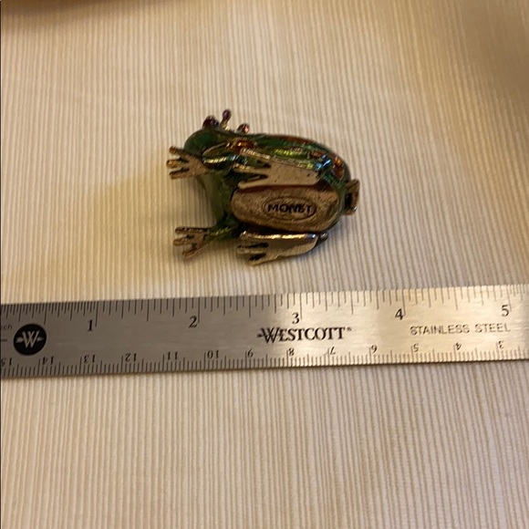 Frog prince trinket box with magnetic closure - Picture 3 of 4